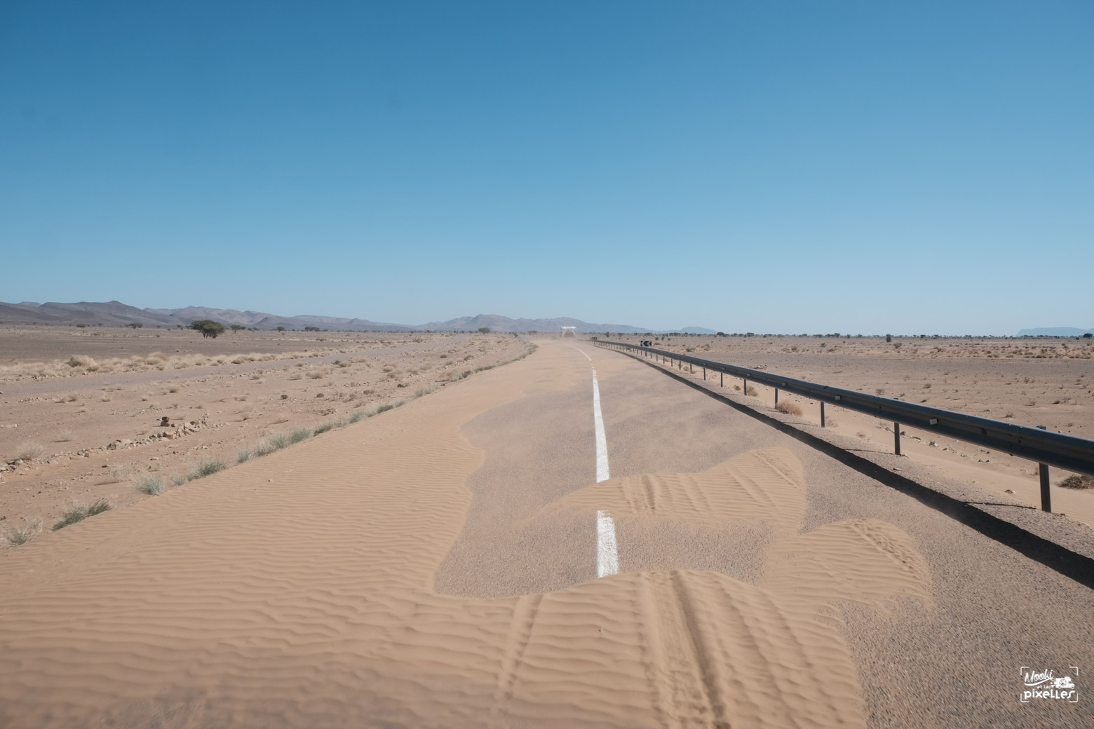 Route désertique au maroc