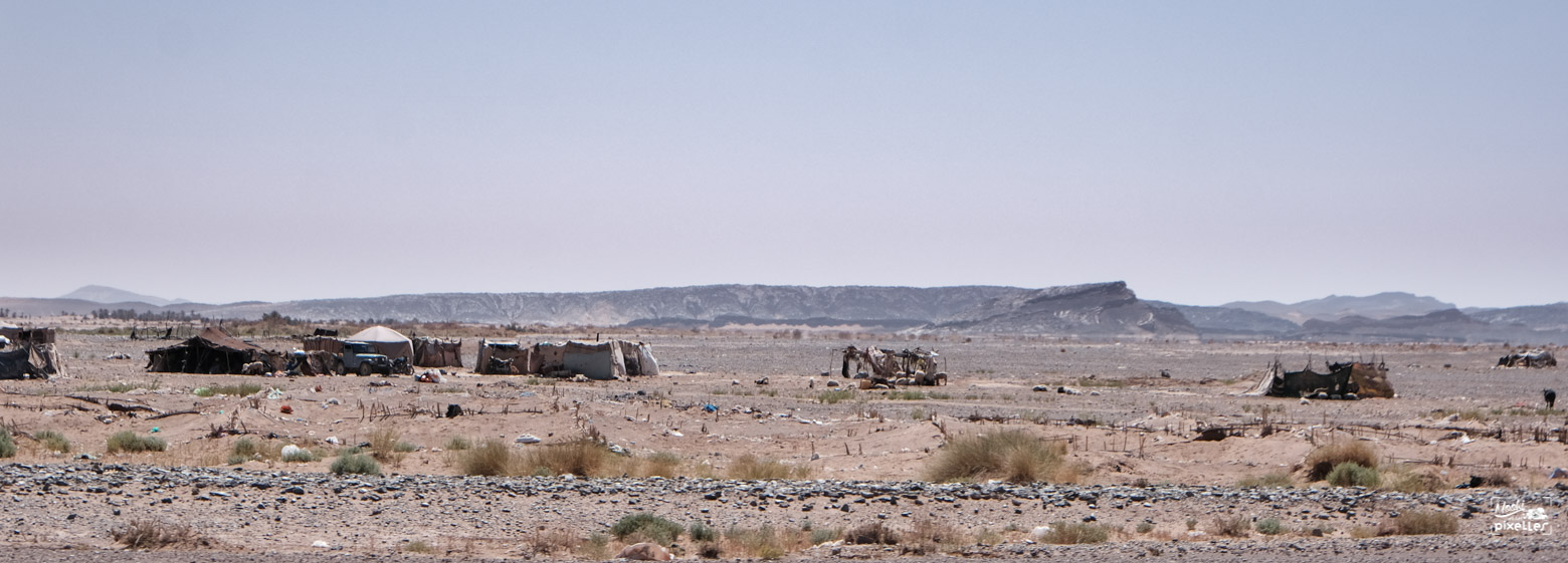 Campement nomade dans la chaleur